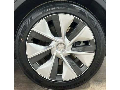 Used 2023 Tesla Model Y Long Range image 12