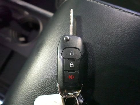 Used 2022 Ford F350 Lariat image 17