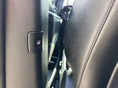 Used 2020 Dodge Grand Caravan SXT w/ Driver Convenience Group FWD image 16