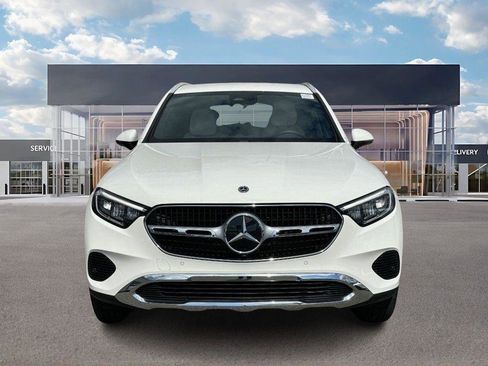 Used 2023 Mercedes-Benz GLC 300 4MATIC image 2