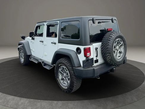 Used 2015 Jeep Wrangler Unlimited Rubicon w/ Connectivity Group AWD/4WD image 7
