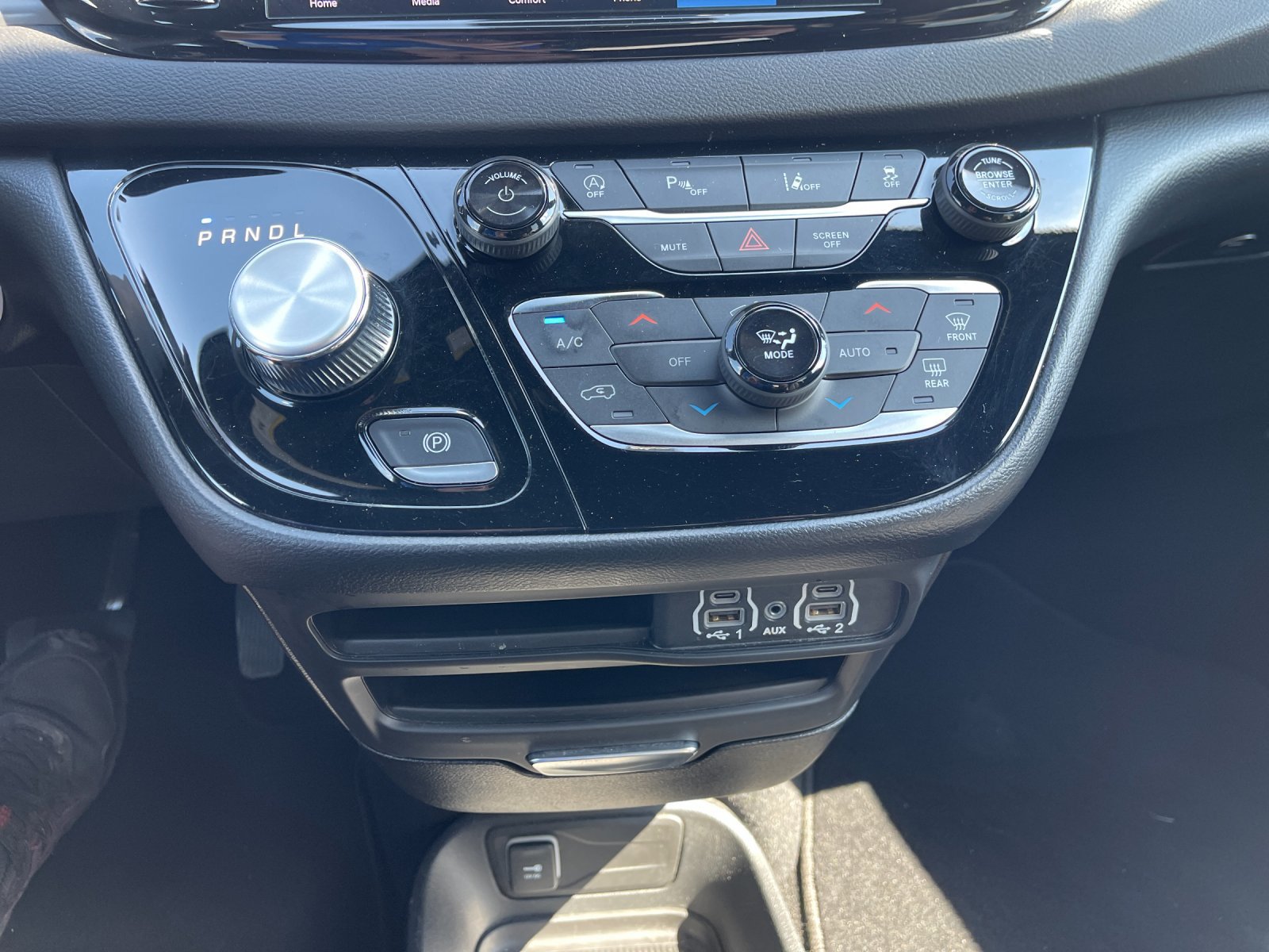 Used 2025 Chrysler Pacifica Select FWD image 24