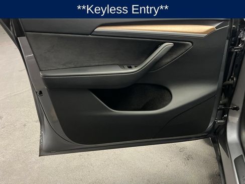 Used 2024 Tesla Model Y Long Range AWD/4WD image 14