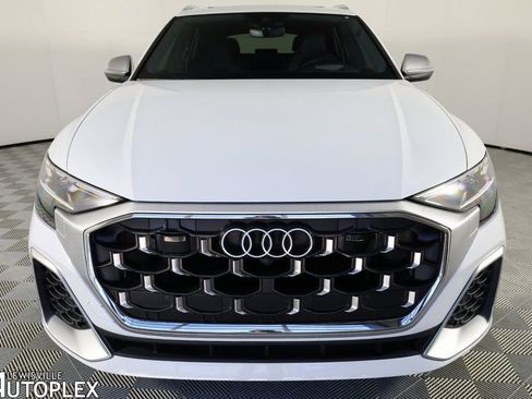 Used 2024 Audi SQ8 Prestige image 2