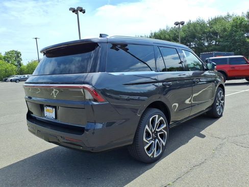 New 2026 Lincoln Navigator Reserve AWD/4WD image 6