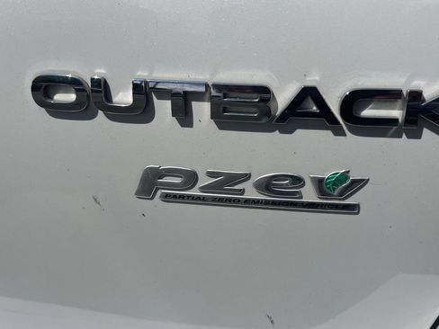 Used 2013 Subaru Outback 2.5i Limited AWD/4WD image 25