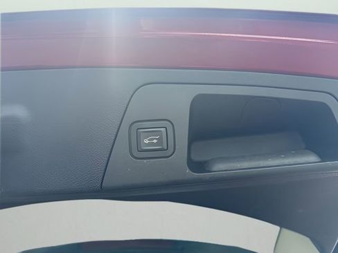 Used 2019 Buick Envision Essence AWD/4WD image 38