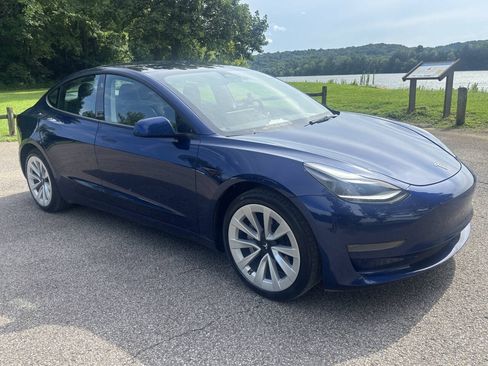 Used 2022 Tesla Model 3 RWD image 3