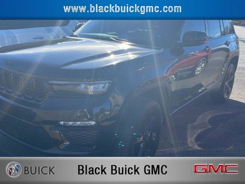 Used 2024 Jeep Grand Cherokee Limited w/ Black Appearance Package image 1
