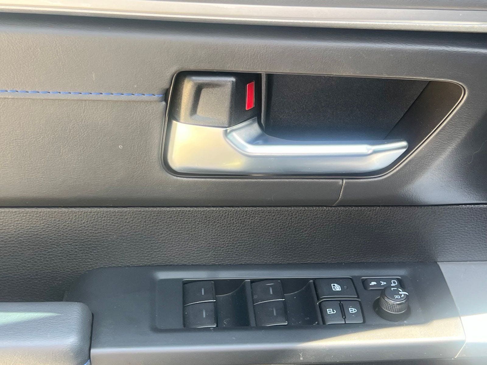 Used 2025 Toyota Tundra Platinum AWD/4WD image 25