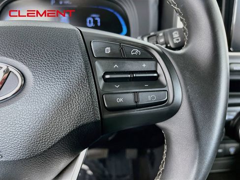 Used 2025 Hyundai Venue SEL FWD image 15