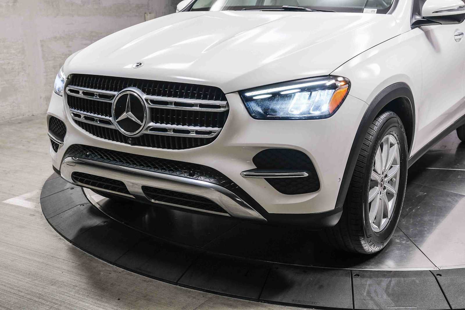 Certified 2024 Mercedes-Benz GLE 450e 4MATIC image 11