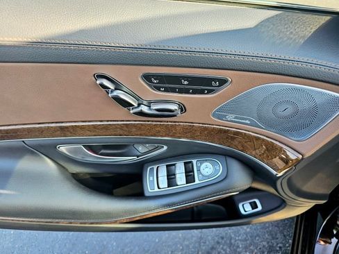 Certified 2016 Mercedes-Benz S 550 4MATIC Sedan w/ Premium Package image 22