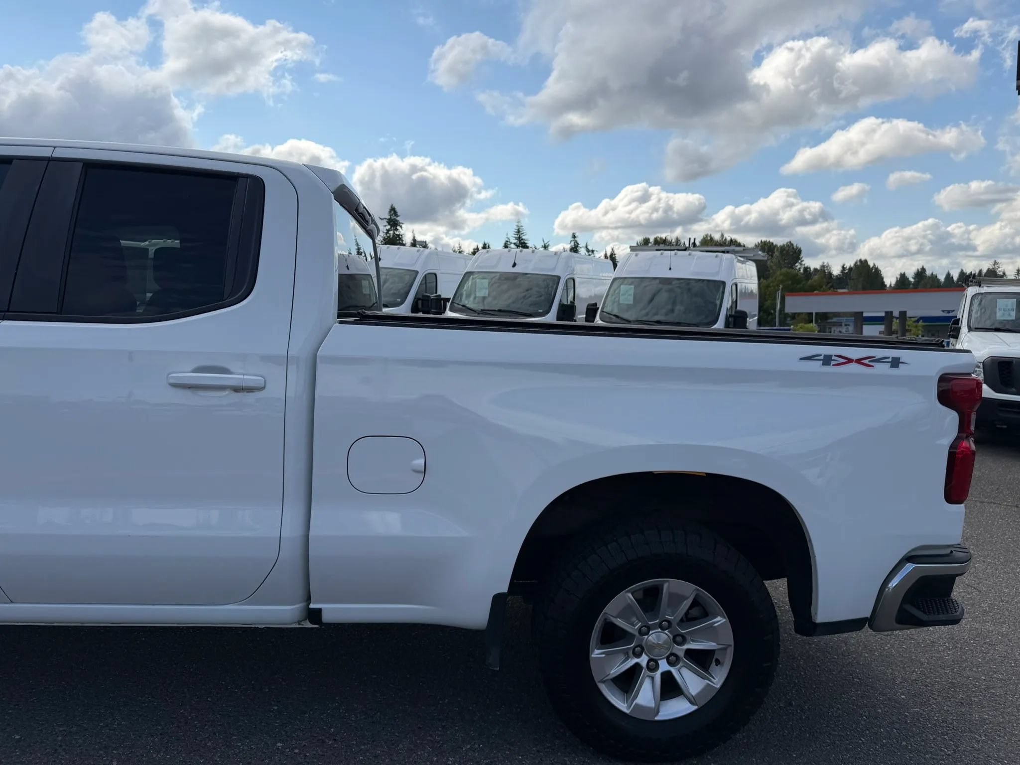 Used 2020 Chevrolet Silverado 1500 LT w/ Bed Protection Package AWD/4WD image 8