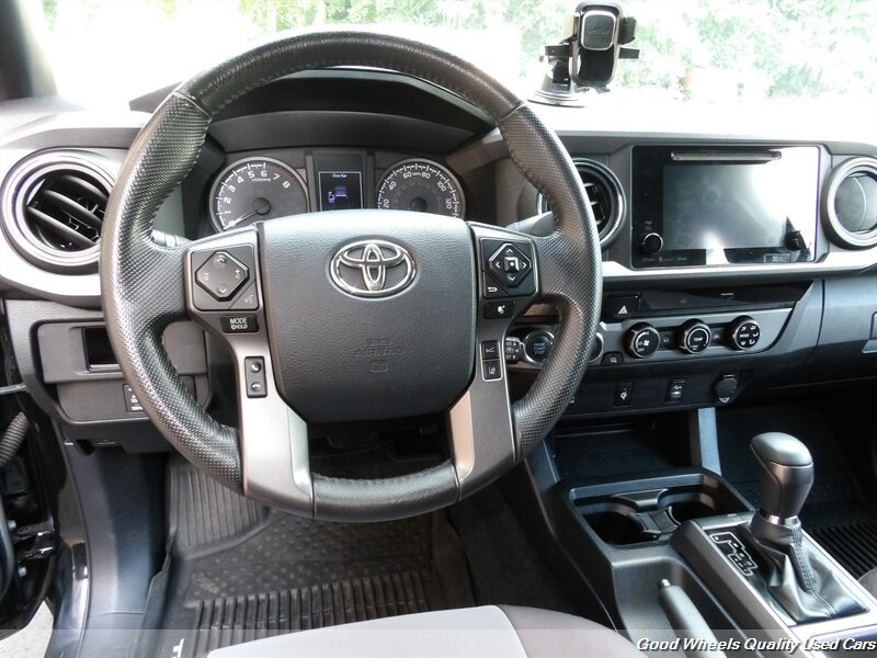 Used 2018 Toyota Tacoma TRD Sport AWD/4WD image 13