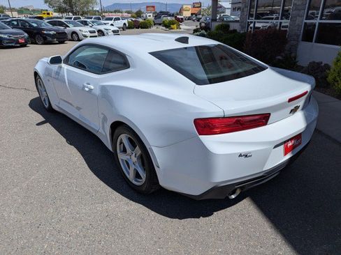 Used 2017 Chevrolet Camaro LT RWD image 3
