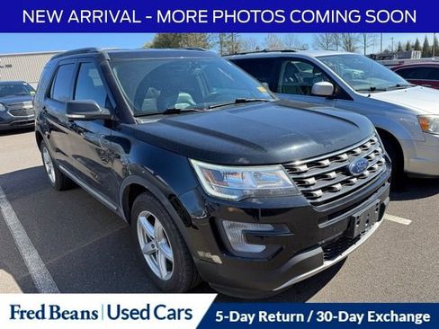 Used 2017 Ford Explorer XLT w/ Equipment Group 202A image 1