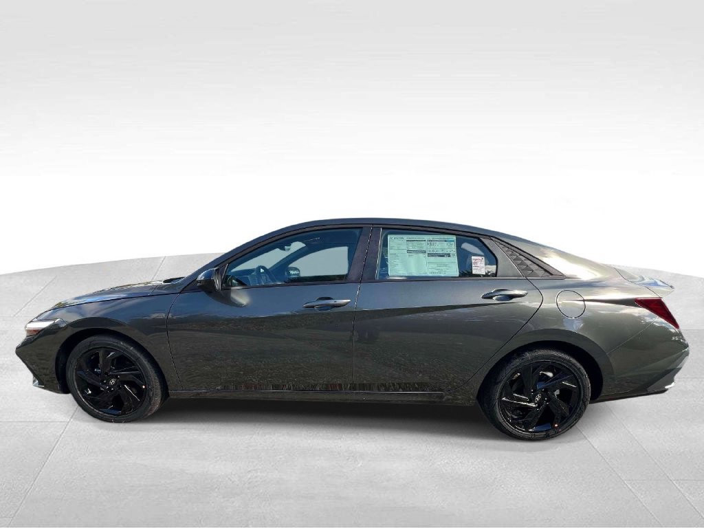 New 2026 Hyundai Elantra SEL Sport FWD image 5