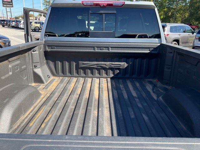 Used 2024 Chevrolet Silverado 2500 ZR2 w/ Technology Package AWD/4WD image 18