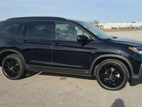 Used 2021 Honda Pilot Black Edition image 2