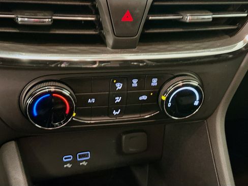 Used 2025 Buick Encore GX Preferred image 23