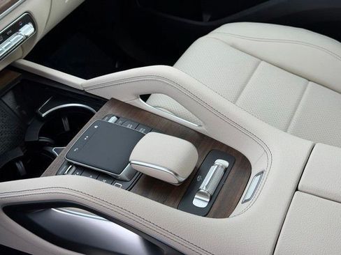 New 2026 Mercedes-Benz GLS 450 4MATIC image 13