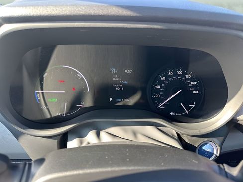 Used 2024 Toyota Sienna XLE image 25