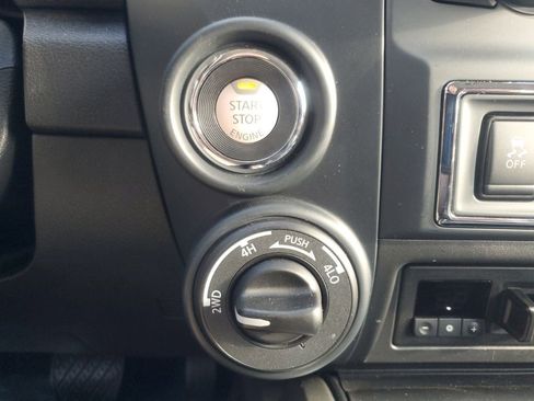 Used 2024 Nissan Titan SV w/ SV Convenience Package AWD/4WD image 25