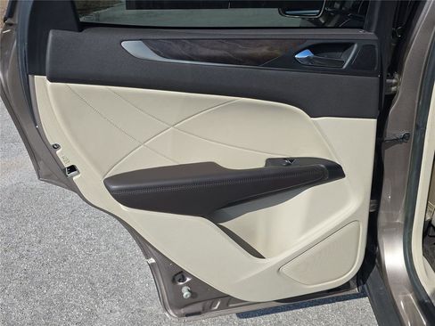 Used 2018 Lincoln MKC Reserve image 12