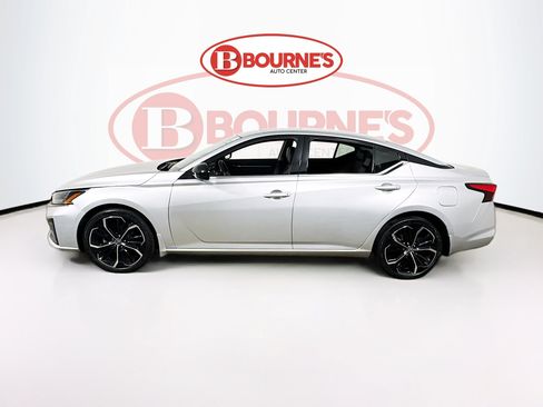 Used 2024 Nissan Altima 2.5 SR w/ SR Premium Package AWD/4WD image 8