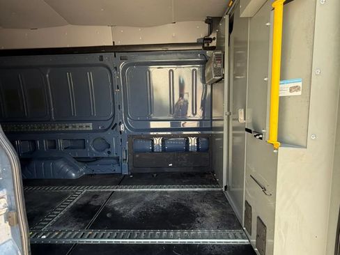 Used 2020 Ford Transit 250 148 High Roof Extended RWD image 9