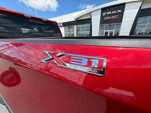 Used 2024 GMC Sierra 1500 SLT w/ SLT Premium Plus Package AWD/4WD image 18
