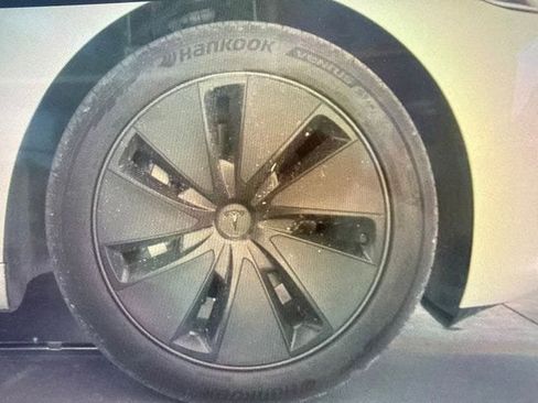 Used 2025 Tesla Model 3 RWD image 9