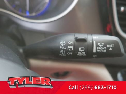 Used 2022 Chrysler Pacifica Touring-L FWD image 27