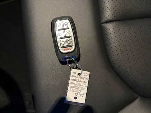 New 2026 Chrysler Pacifica Select w/ S Appearance Package image 28