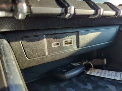 Used 2024 GMC Canyon Elevation w/ Convenience Package image 28