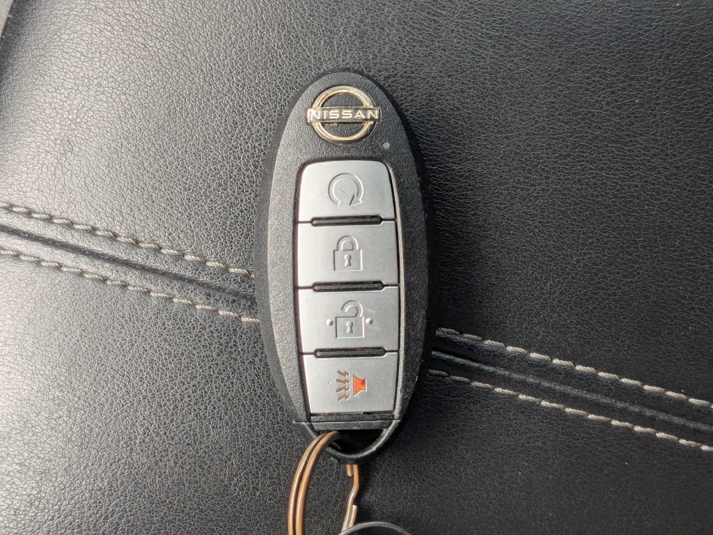 Used 2022 Nissan Pathfinder SV FWD image 46