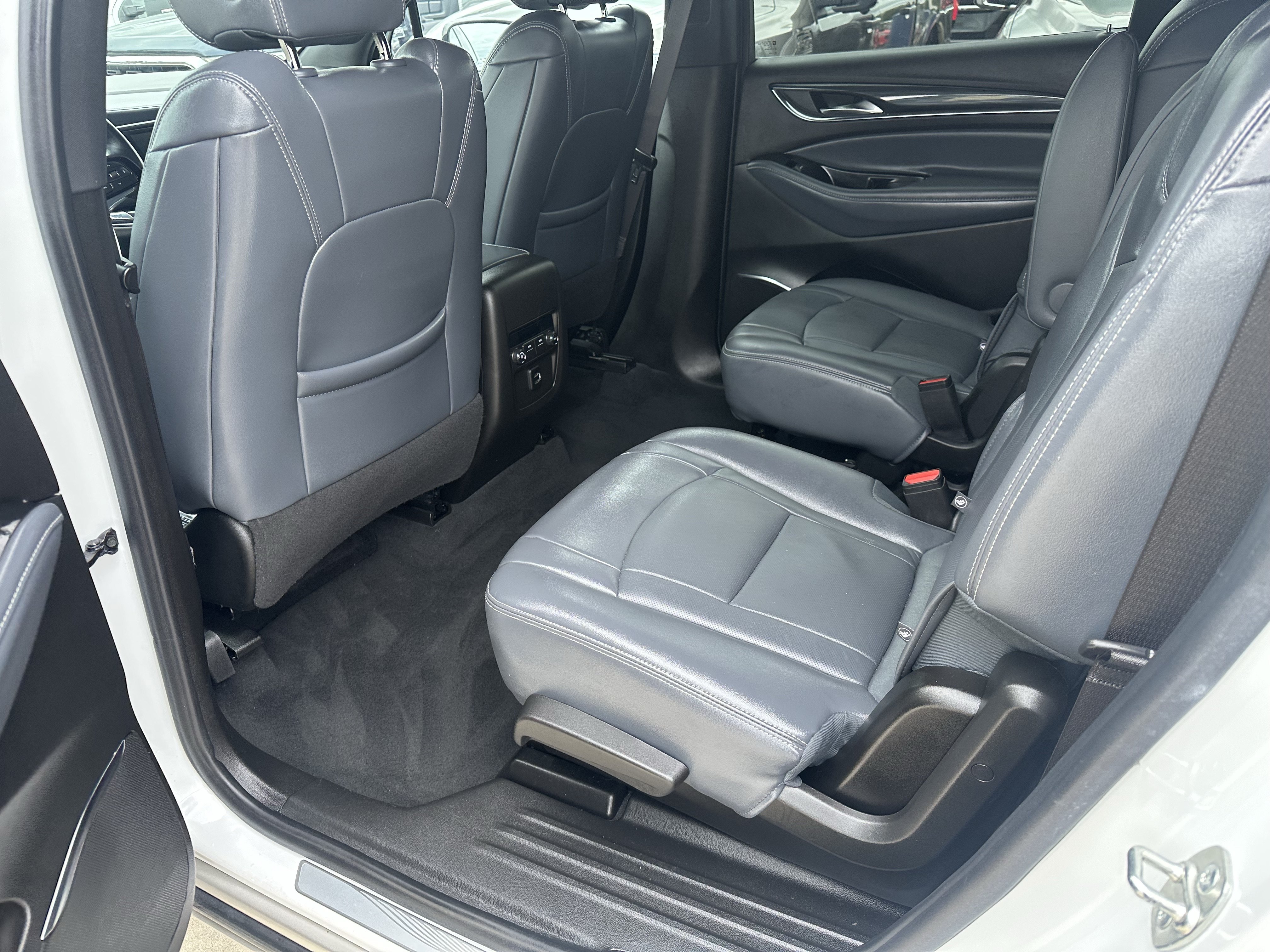 Used 2024 Buick Enclave Essence FWD image 14