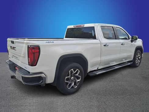 Used 2024 GMC Sierra 1500 SLT AWD/4WD image 4