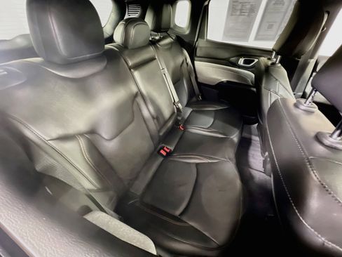 Used 2023 Jeep Compass Latitude image 24