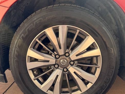 Used 2017 Nissan Pathfinder SV FWD image 28
