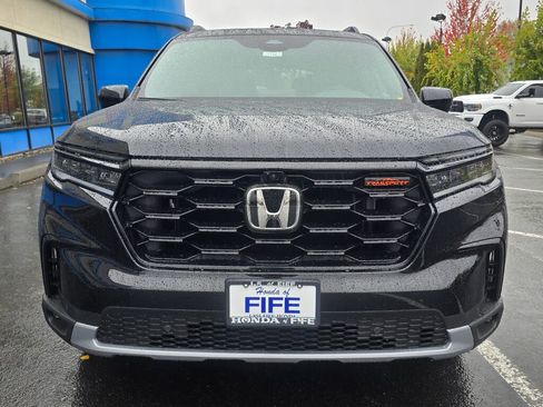 New 2025 Honda Pilot TrailSport image 8