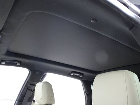 Used 2018 Cadillac XT5 Luxury w/ Driver Awareness Package image 33