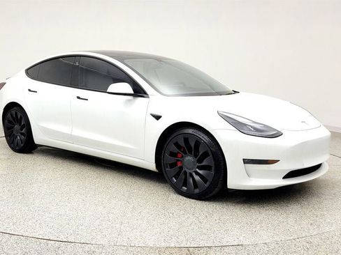 Used 2022 Tesla Model 3 Performance image 3