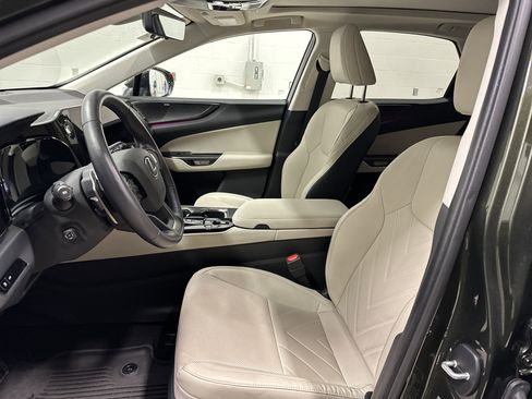Used 2025 Lexus NX 350h AWD w/ Accessory Package (2T) image 16