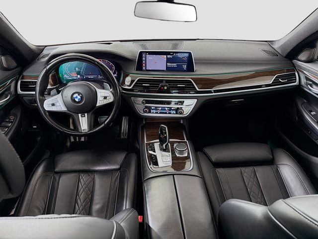 Used 2022 BMW 750Li xDrive AWD/4WD image 27