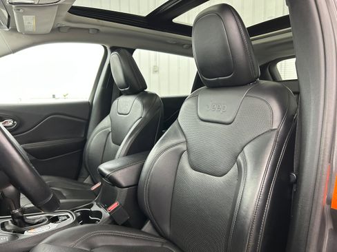 Used 2019 Jeep Cherokee Limited AWD/4WD image 26
