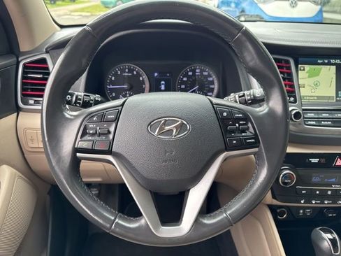 Used 2017 Hyundai Tucson SE Plus AWD/4WD image 11