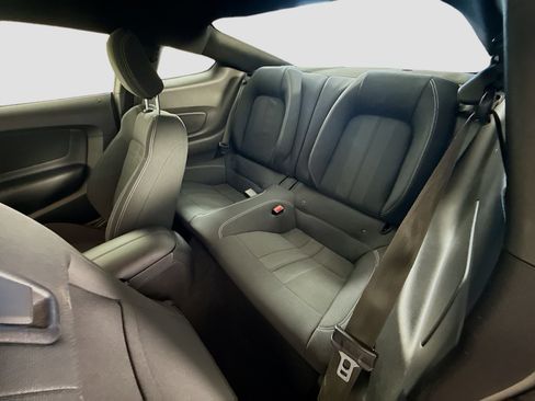 Used 2019 Ford Mustang Coupe image 25