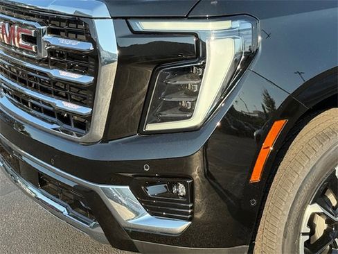 New 2025 GMC Yukon Denali w/ Denali Reserve Package image 11